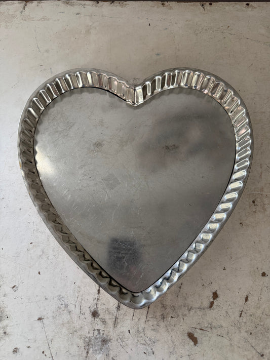 Williams Sonoma Heart Tart Tin