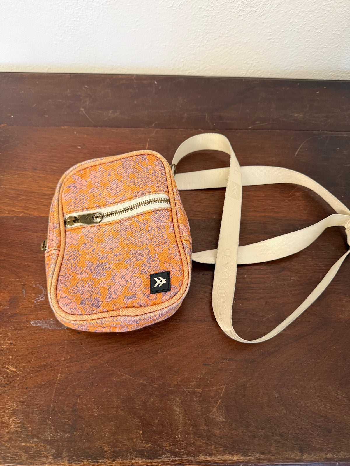 Orange and purple floral-patterned Thread Wallets Crossbody Bag