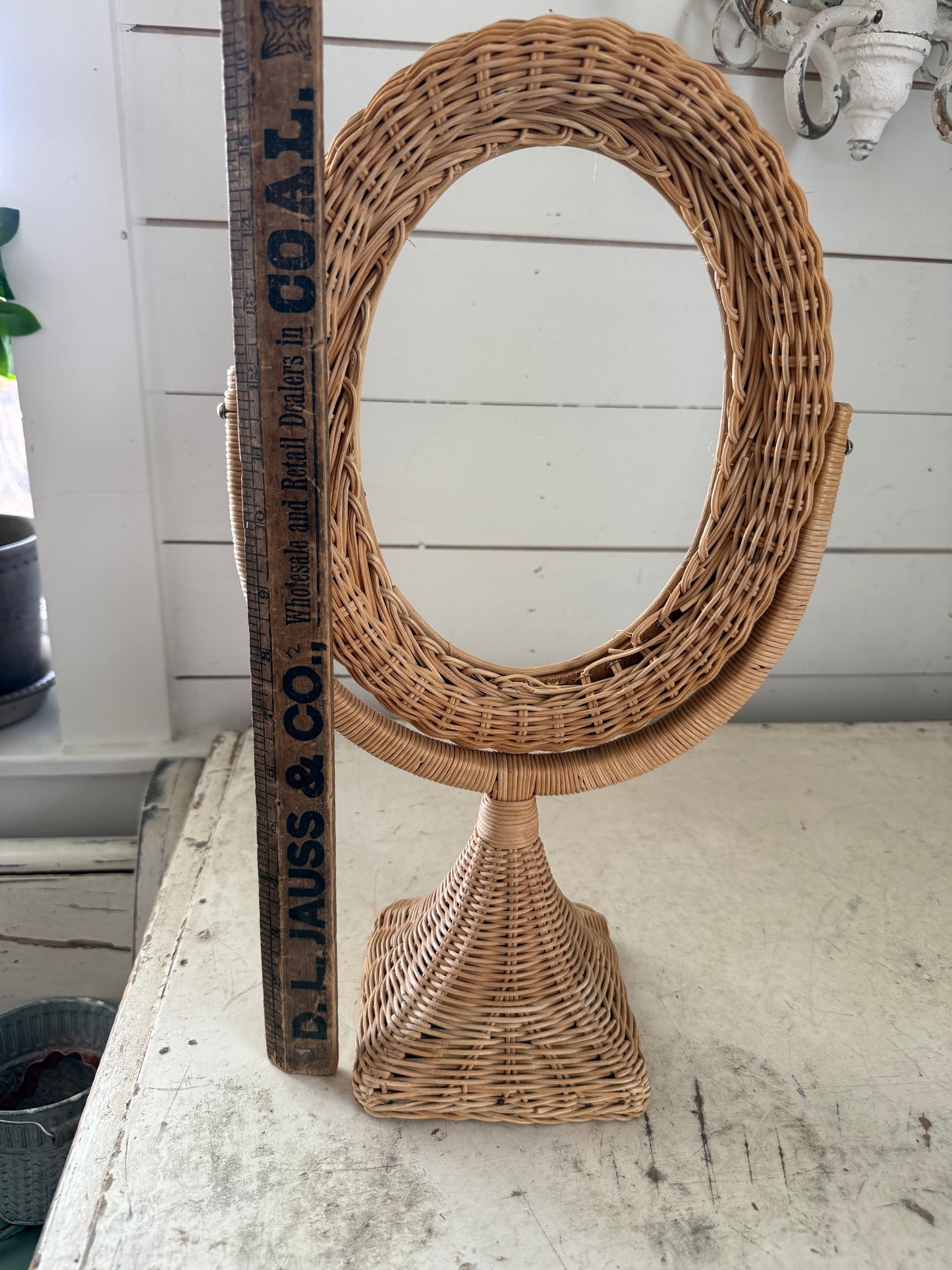 Wicker Pedastal frame with art