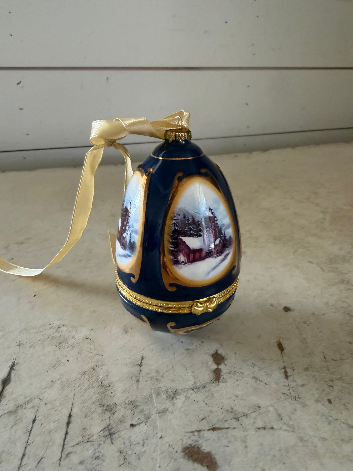 Vintage Christmas Porcelain Musical Egg Christmas Tree Ornament