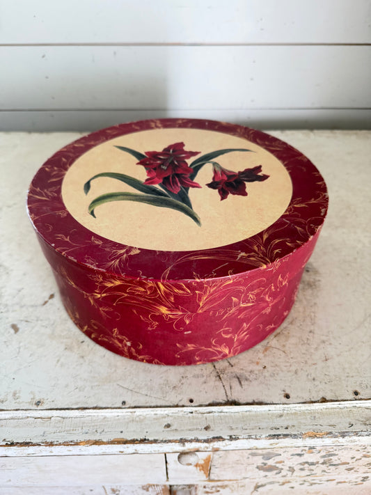 Amaryllis hat box vintage style