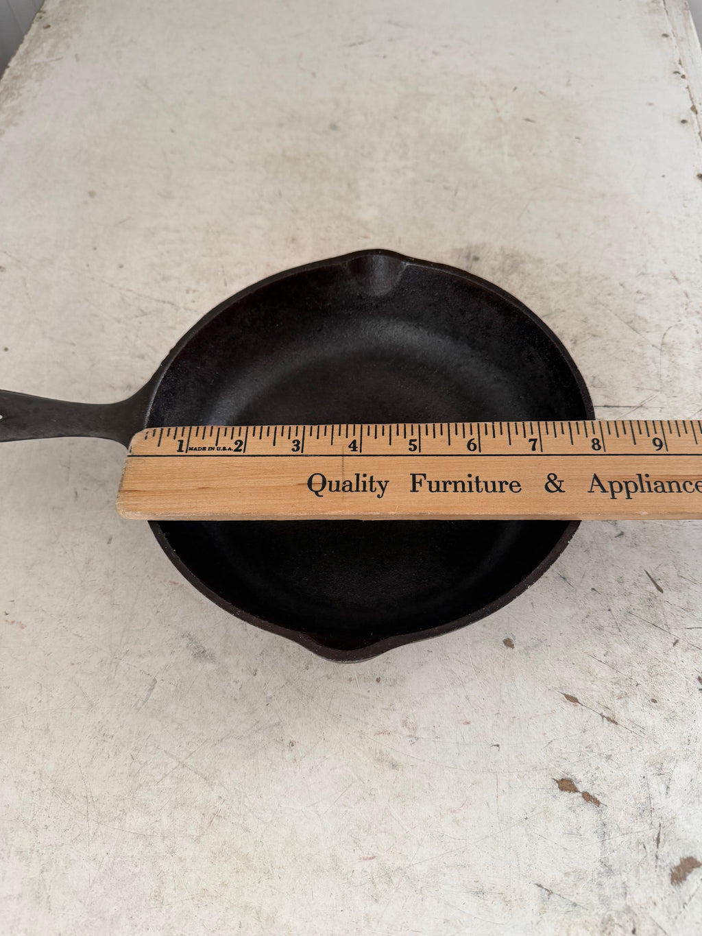 Vintage No. 5 Skillet with Heat Ring, 8 1/2 IN