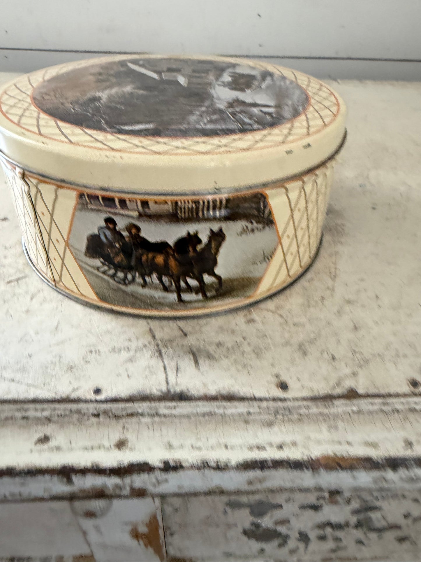 Courier and Ives butter mint decorative holiday tin