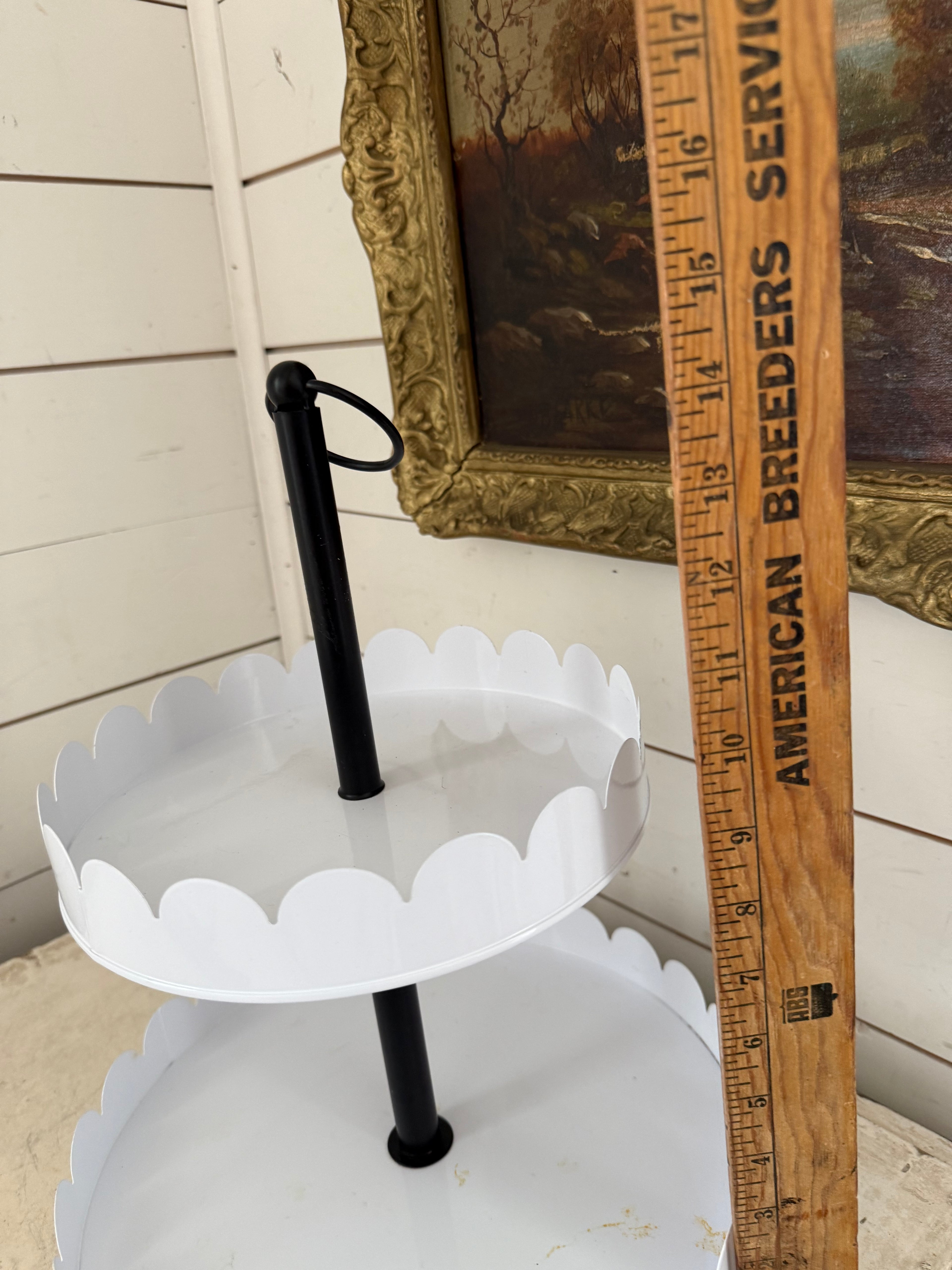 2-Tier Serve Round Stand