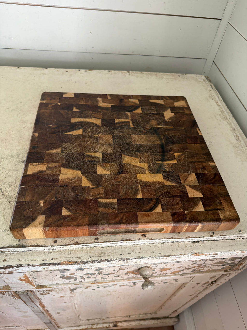Chunky Wood Grain and cutting board will get sanded and oiled