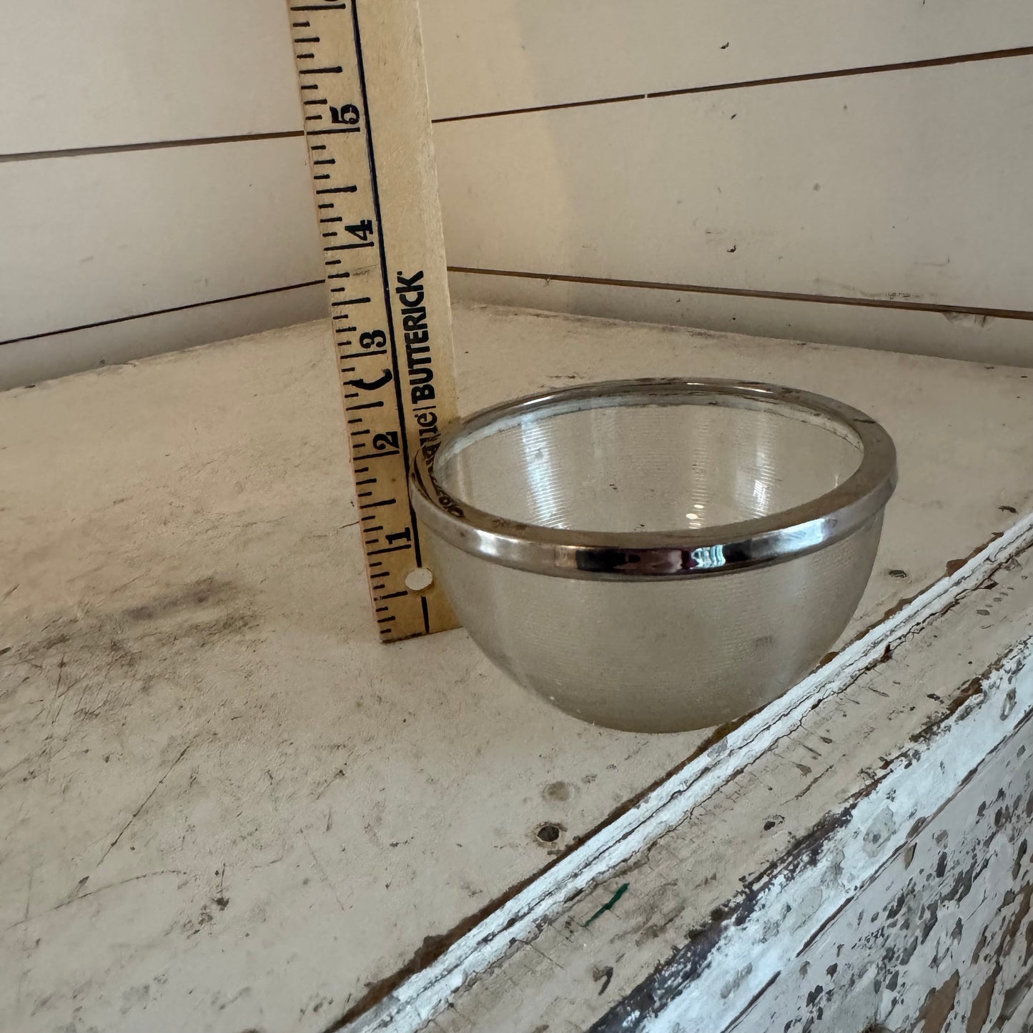 Small Fluted bowl with silver rim