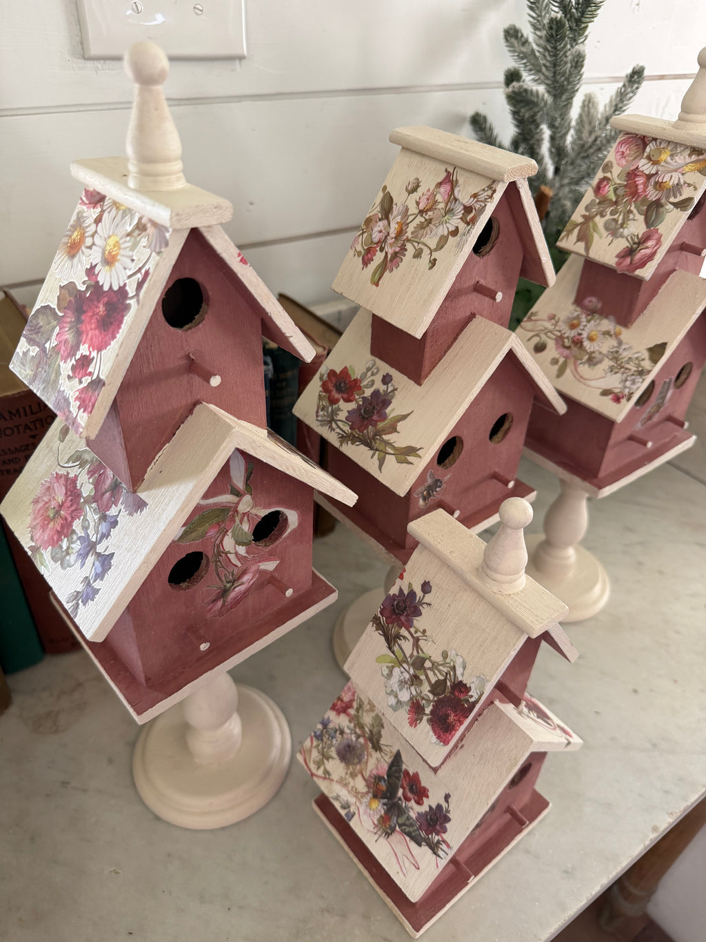Casitas para pájaros grandes - pintadas a mano, se venden por unidad