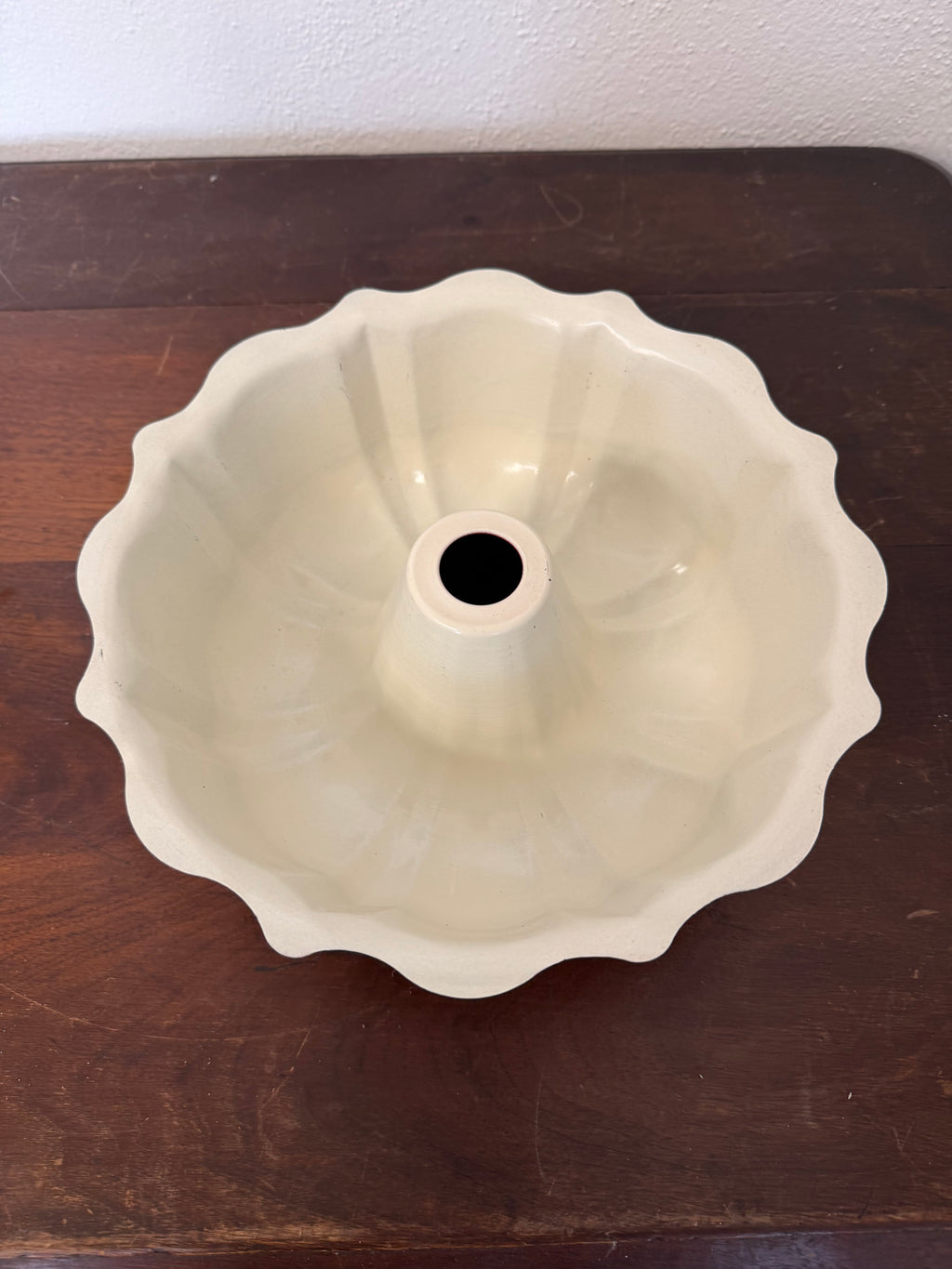 Red 6 Cup Bundt Pan