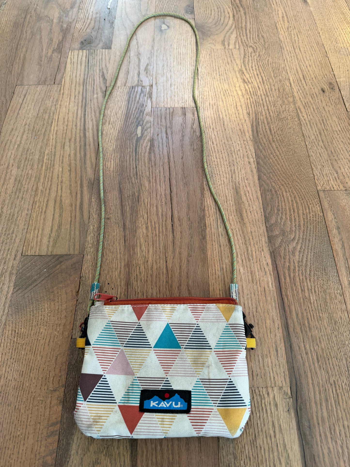 KAVU Renrose Crossbody Wallet