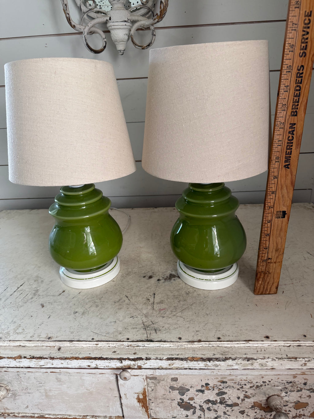 Set of 2 Mid Century Vintage porcelain Lamps -Green as is