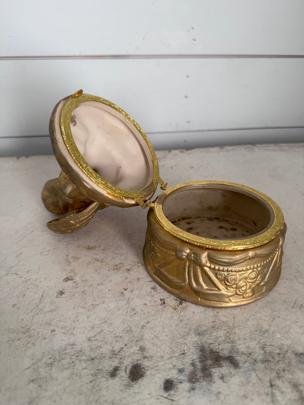 Vintage 1970 Gold Angel Winged Cherub Trinket Jewelry Box