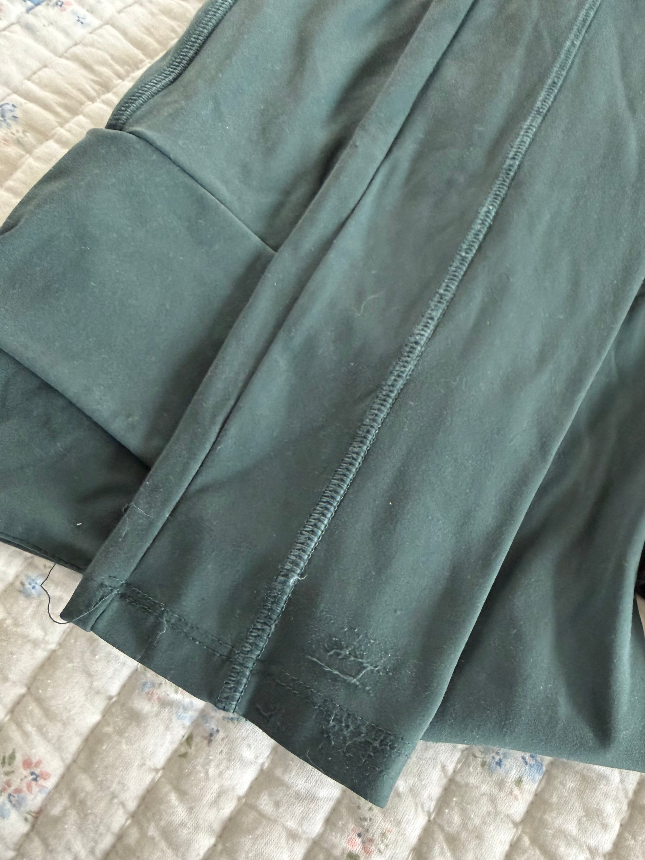 Green medium leggings - slight ware on bottom- Downeast