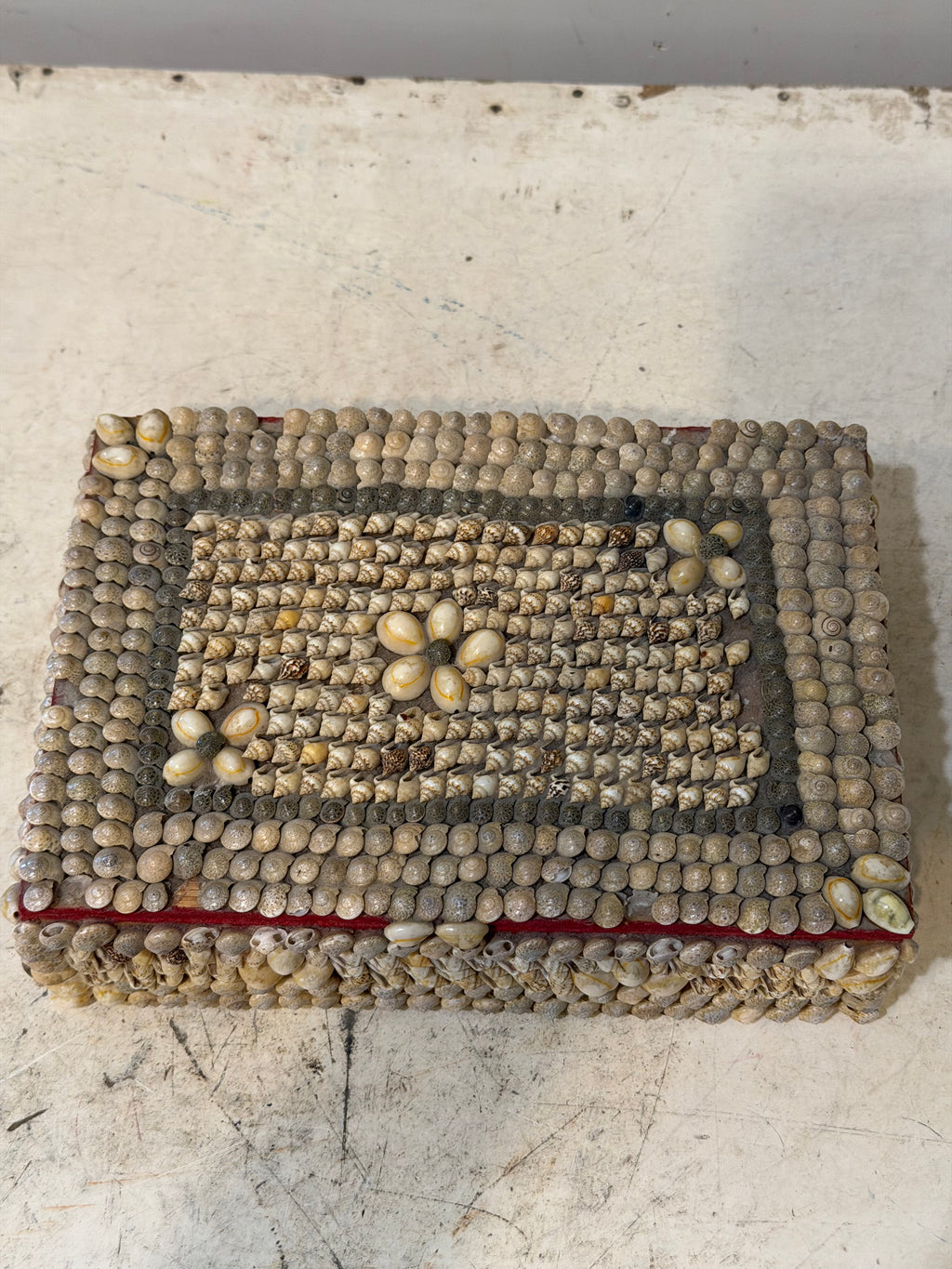 Large Vintage Seashell Box, Felt Lined - missing a few random shells