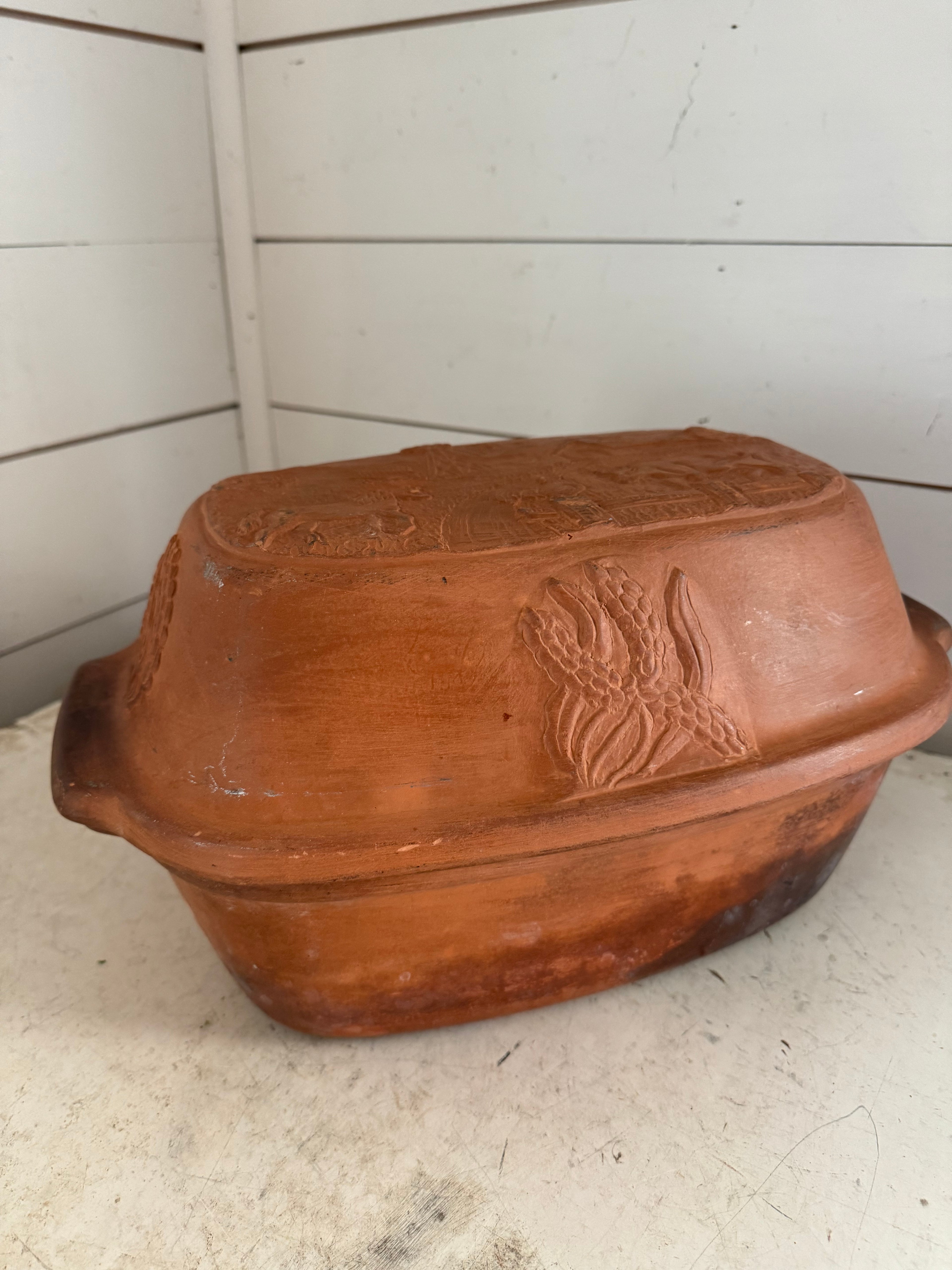 ABC Terra Cotta Covered Casserole Dish Terracotta Dutch Oven Clay Cooking Roaster - has chip as shown