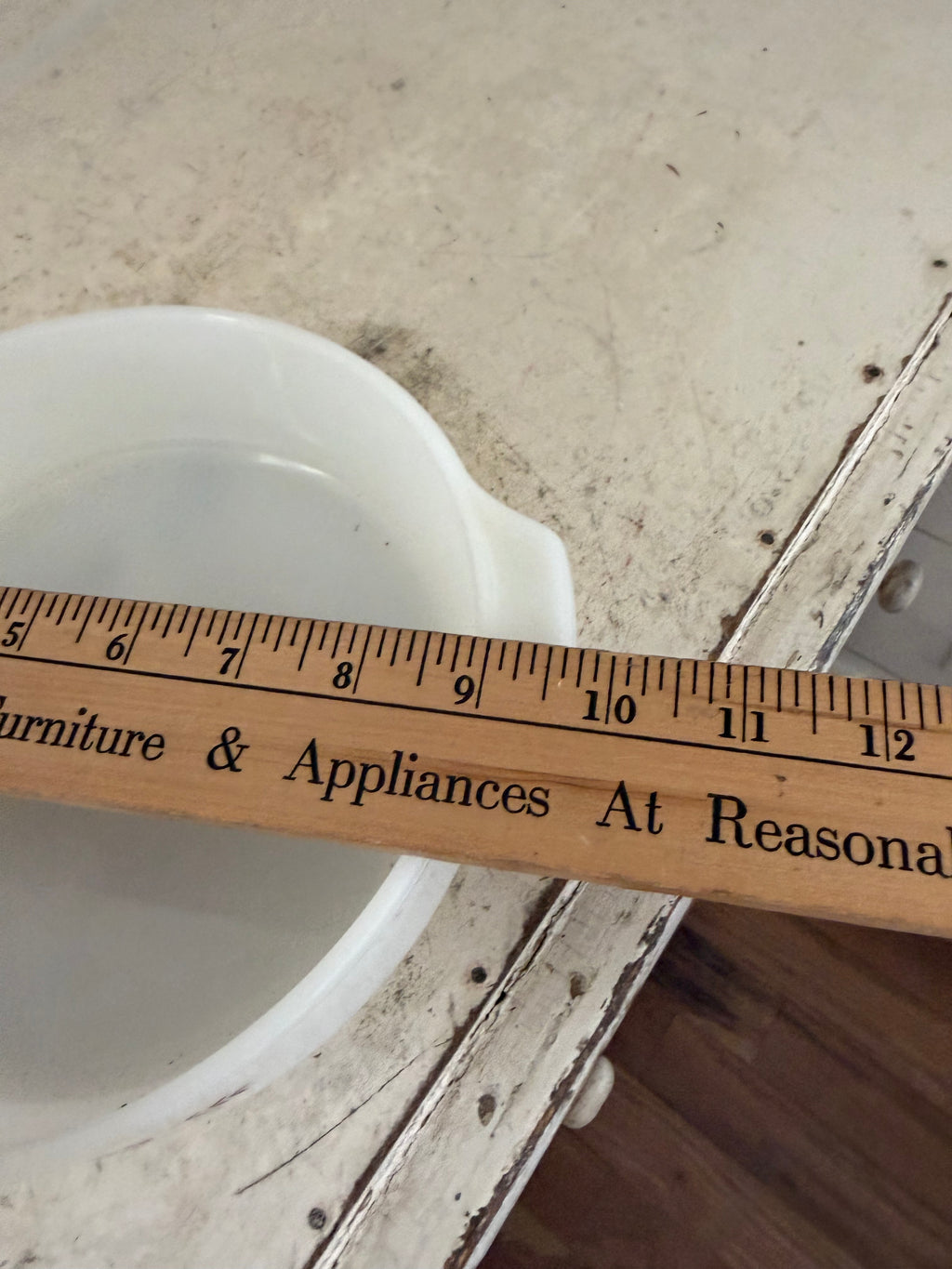 Dynaware Pyr-O-Rey milk glass casserole dish