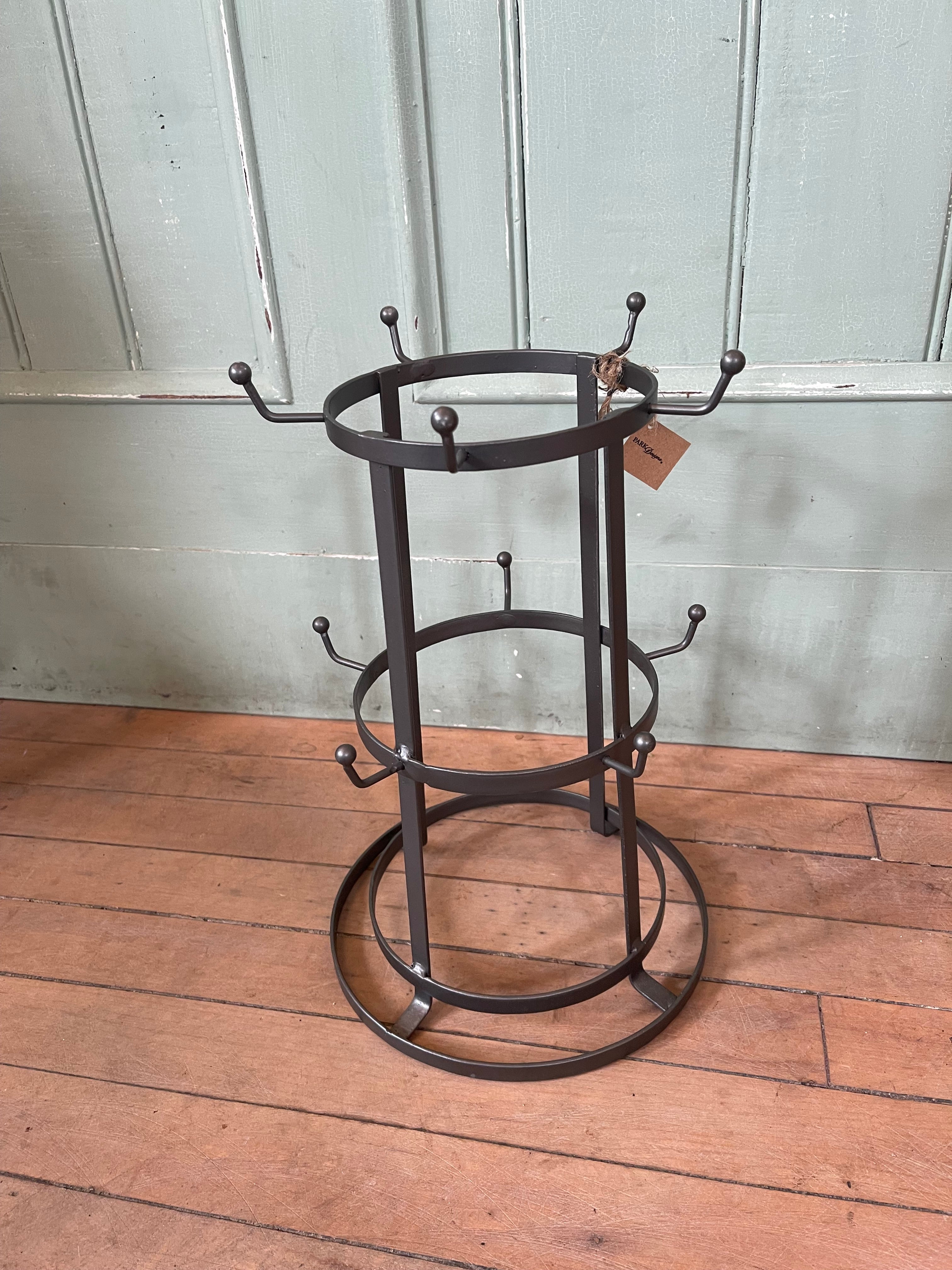 Vintage Style Metal Mug Rack