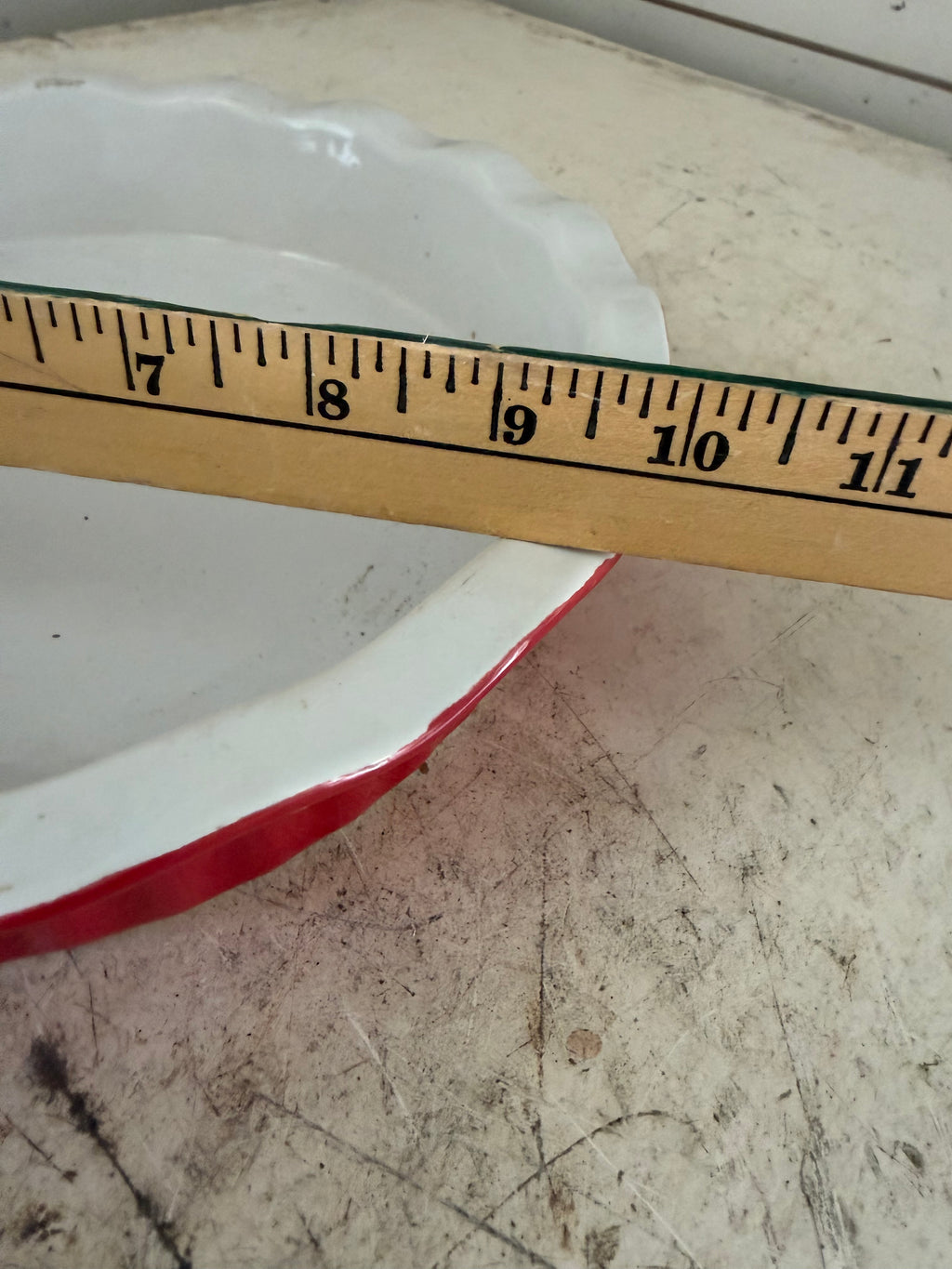 Red and white pie plate