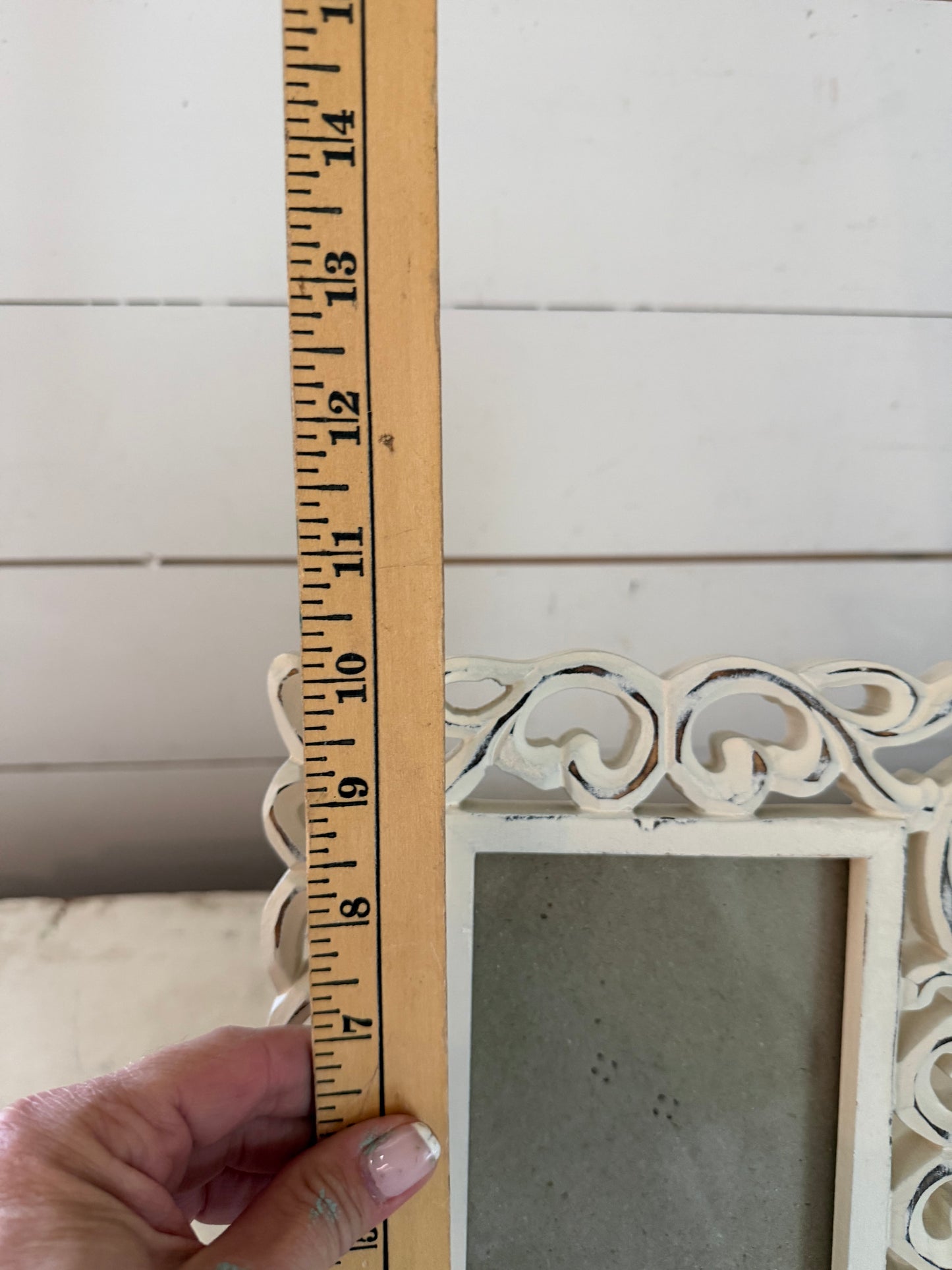 White Scroll Frame will get at