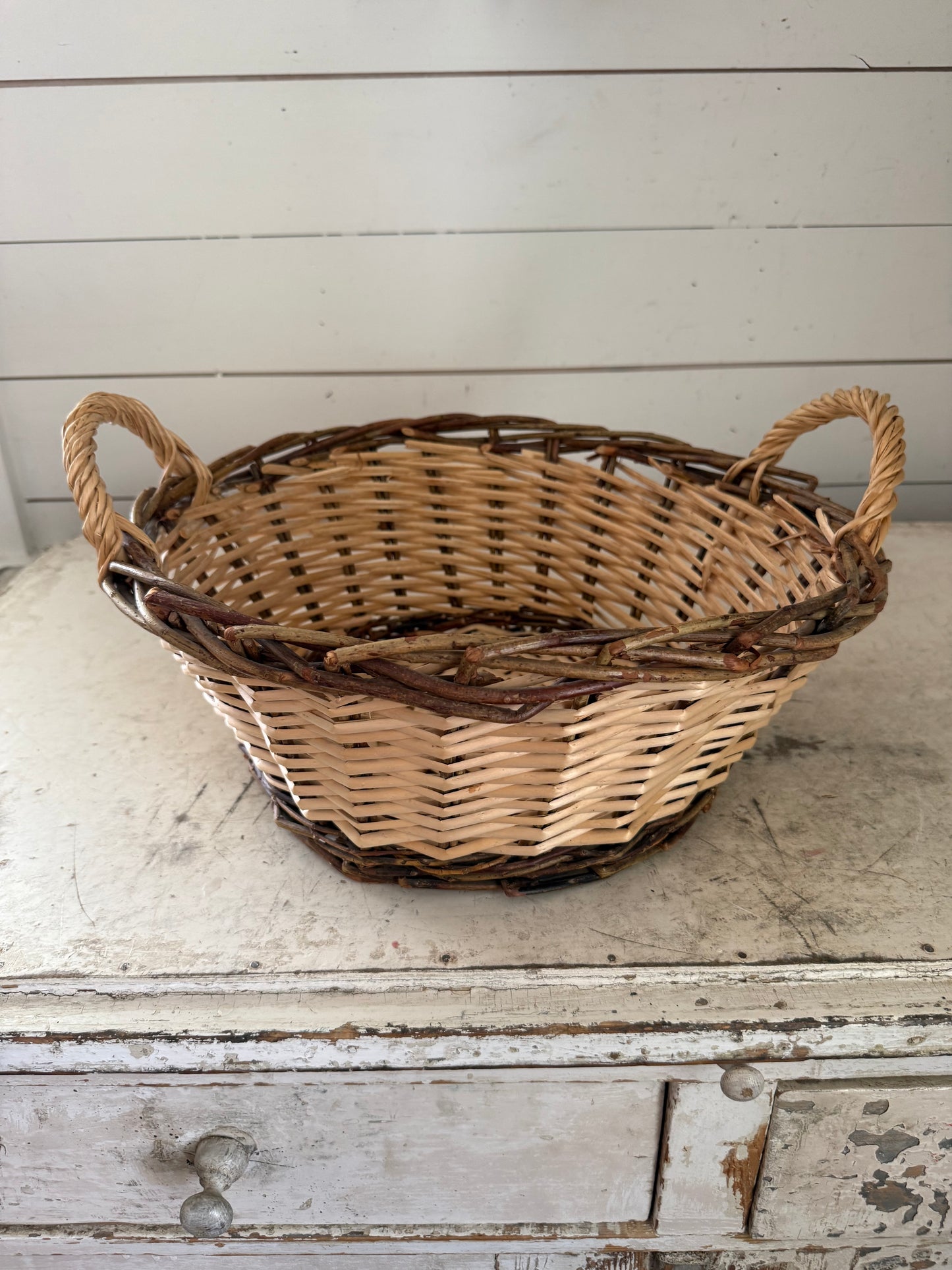 Two tone basket with handles
