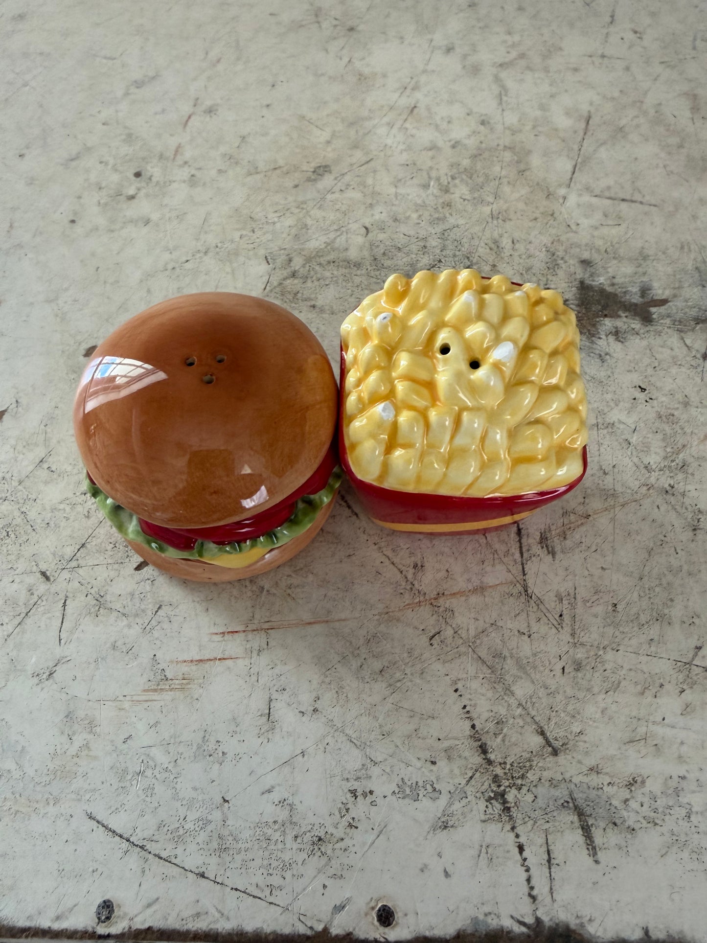 Pacific Giftware Hamburger and Fries Magnetic Salt and Pepper Shakers - Has some small chips