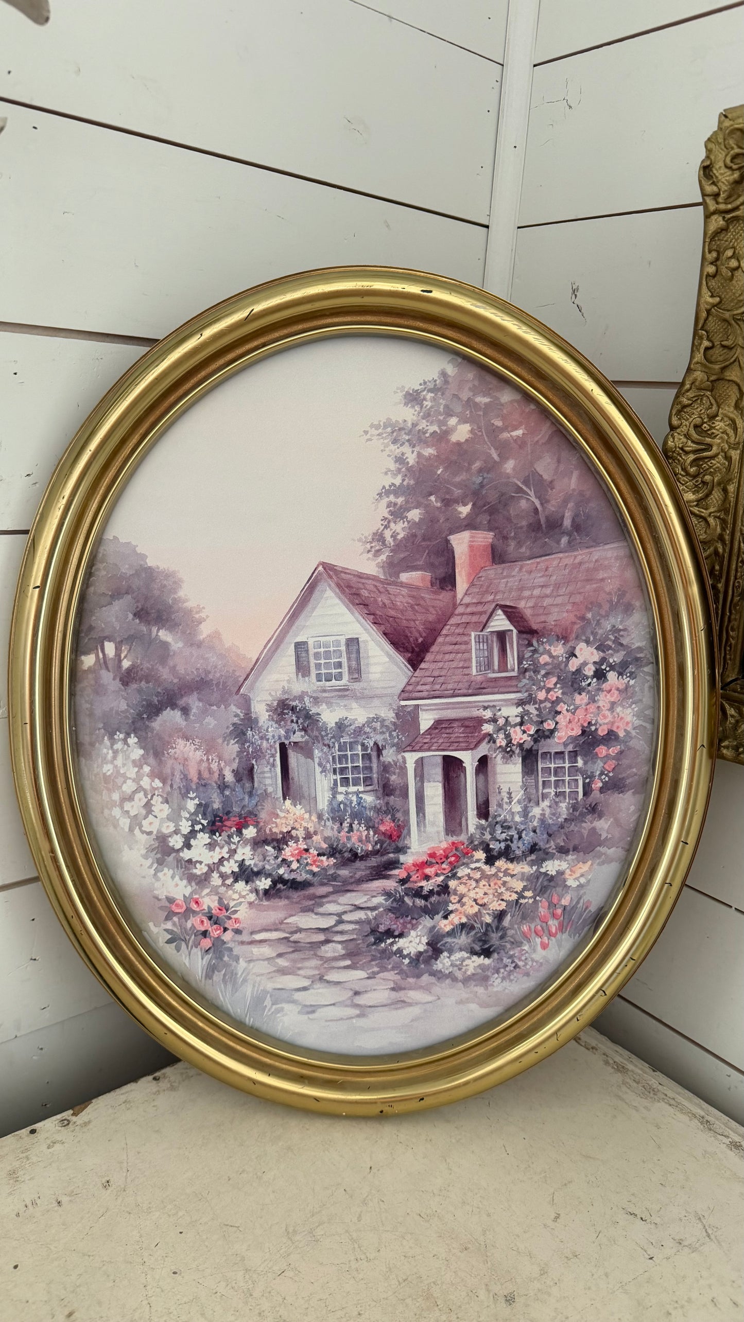 Oval frame will get makeover and art