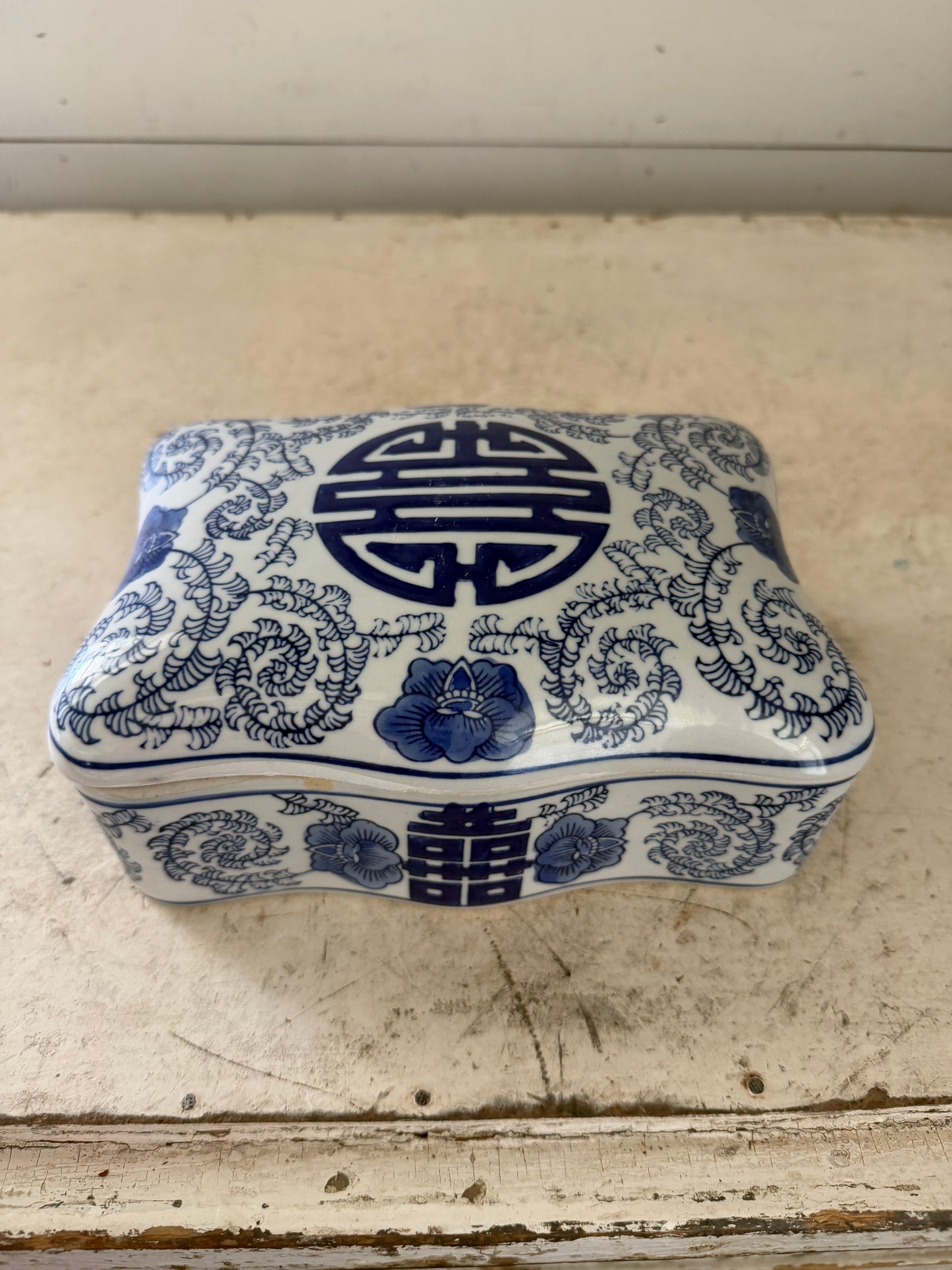 Chinese blue and white Chinoiserie trinket box, often featuring "Double Happiness" symbol