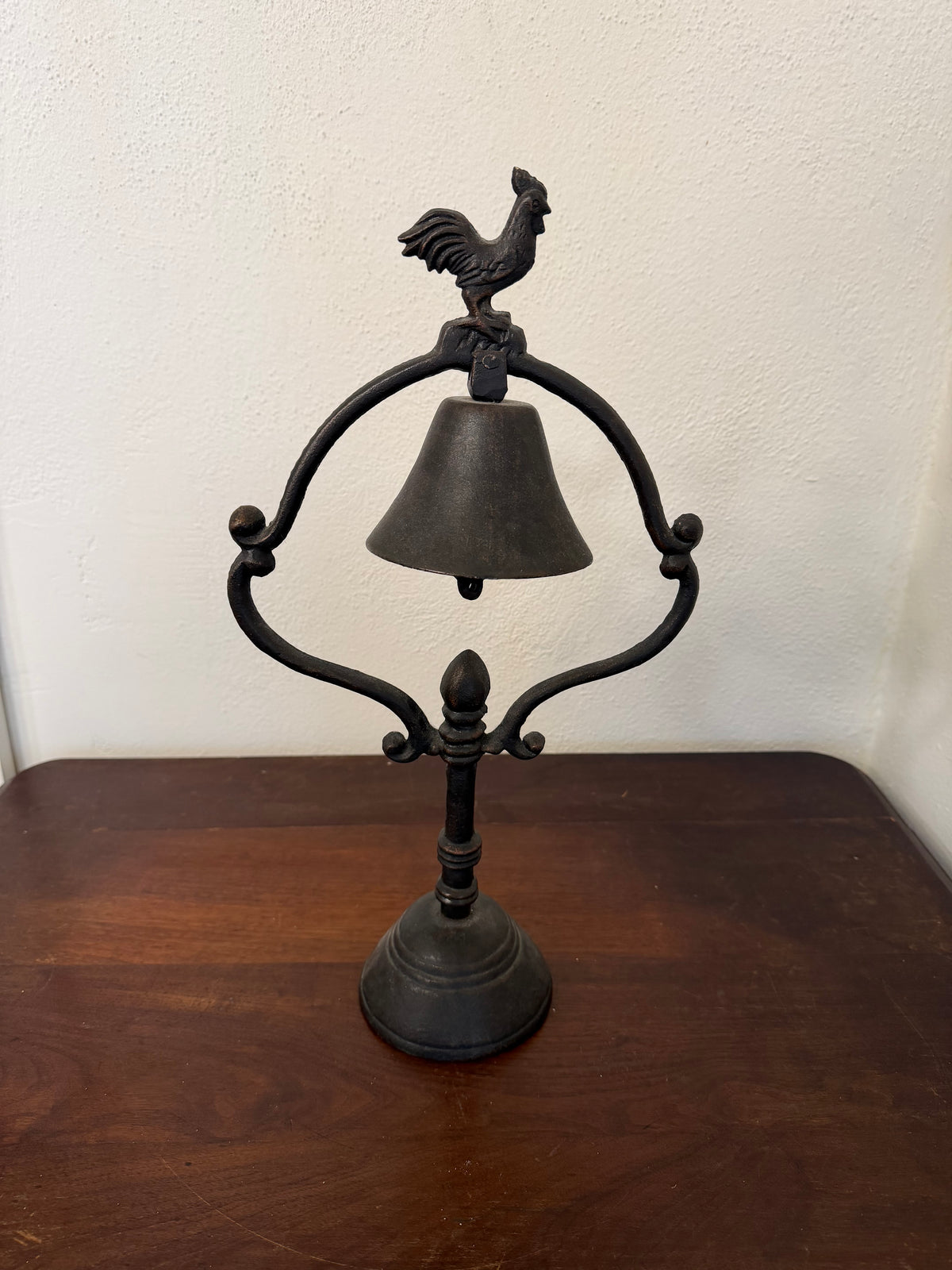 Vintage Cast Iron Rooster Table Top Dinner Bell
