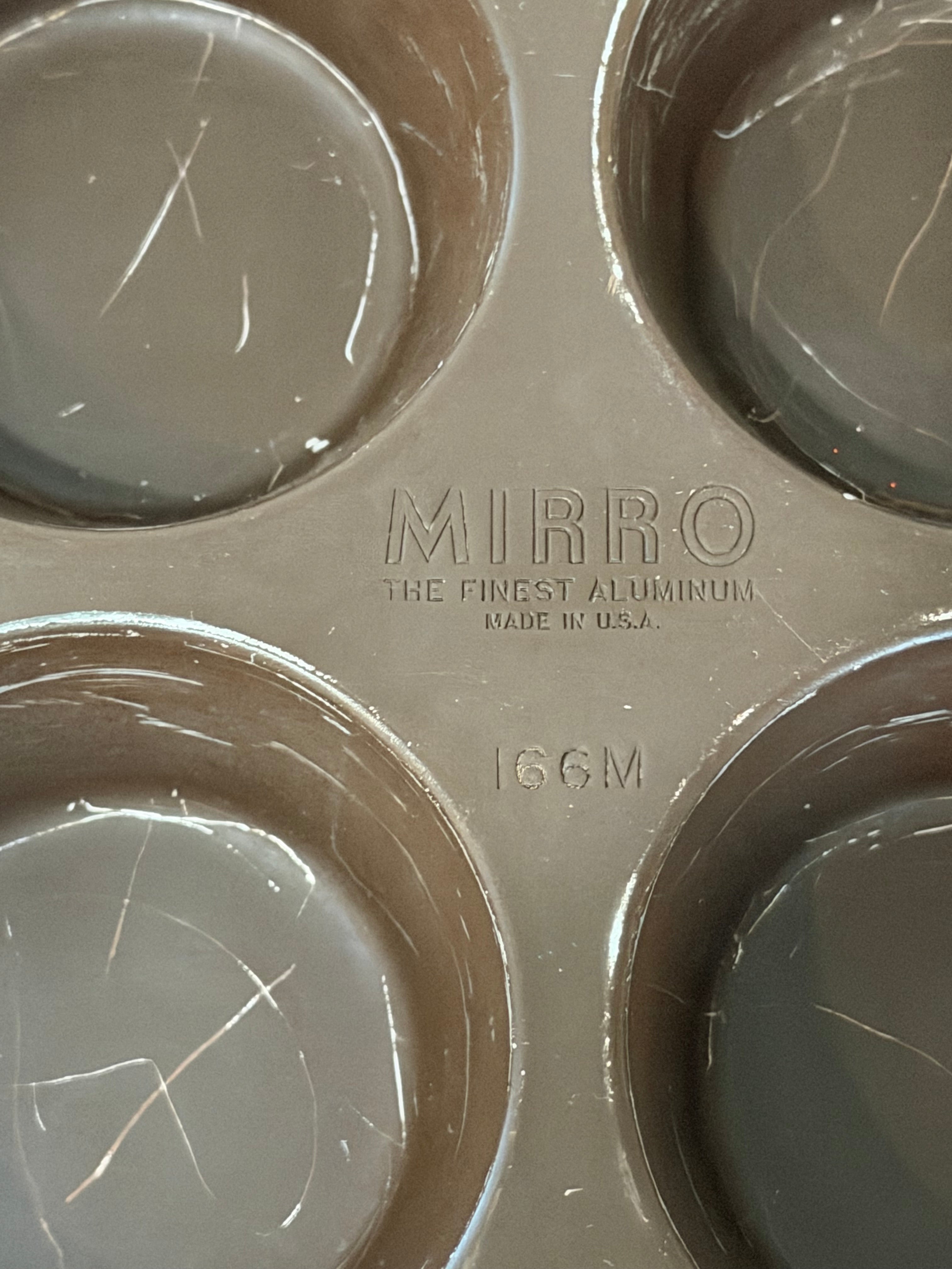 Vintage brown Six muffin tin
