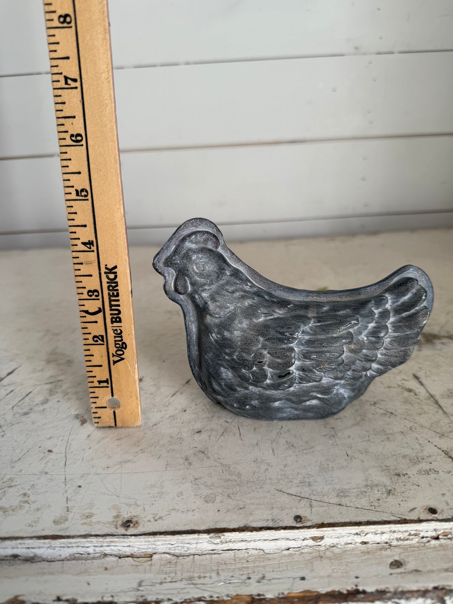 Resin silver colored hen- faux mould