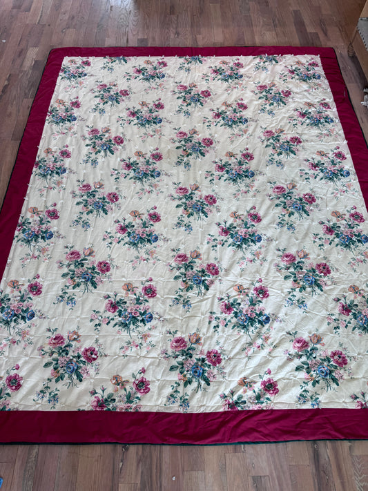 Vintage Foral tie Quilt has tear full/queen