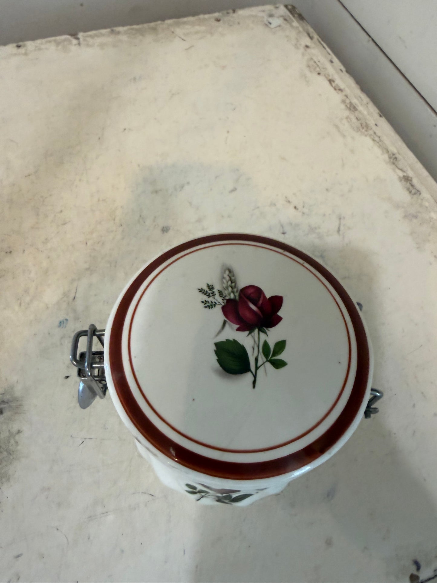 Vintage rose hermetic jar