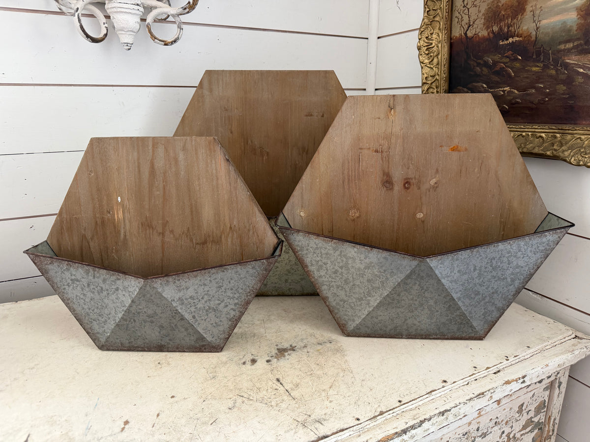 Set of wall pockets - will get IOD transfers