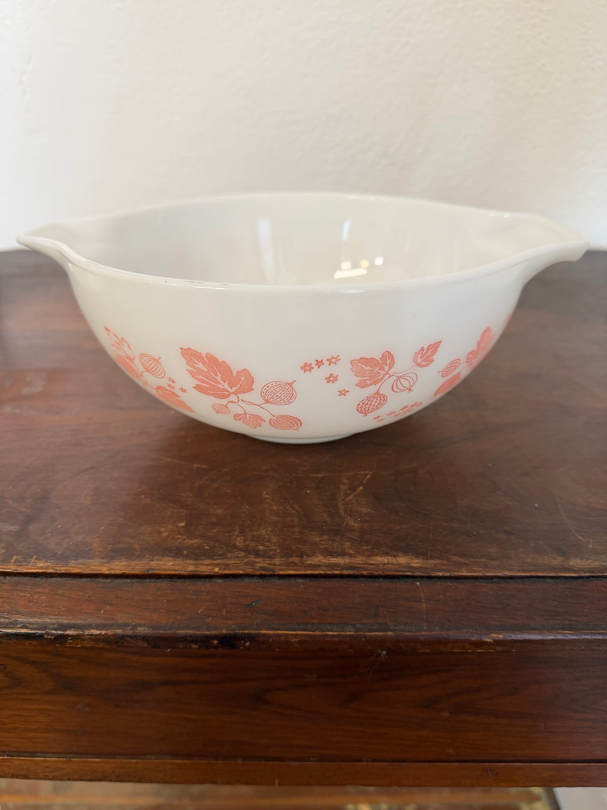 vintage Pyrex Pink Gooseberry Cinderella Mixing Bowl 2 1/2-quart size - 443