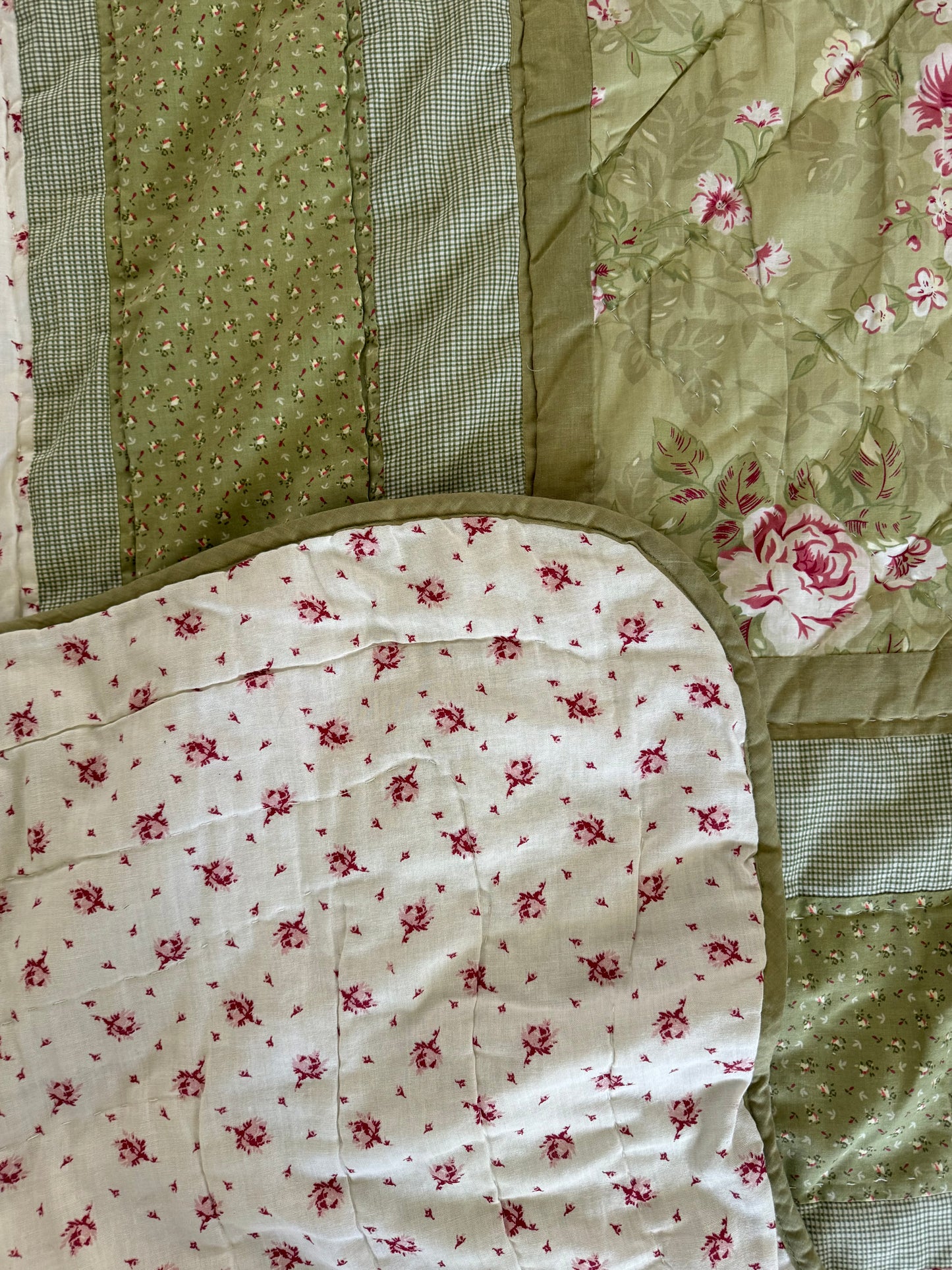 Queen Floral Green Quilt