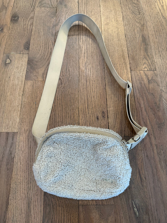 Lole cream Cross body bag
