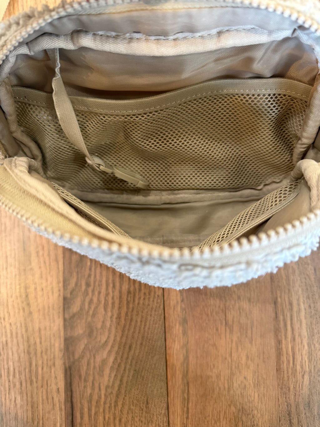 Lole cream Cross body bag
