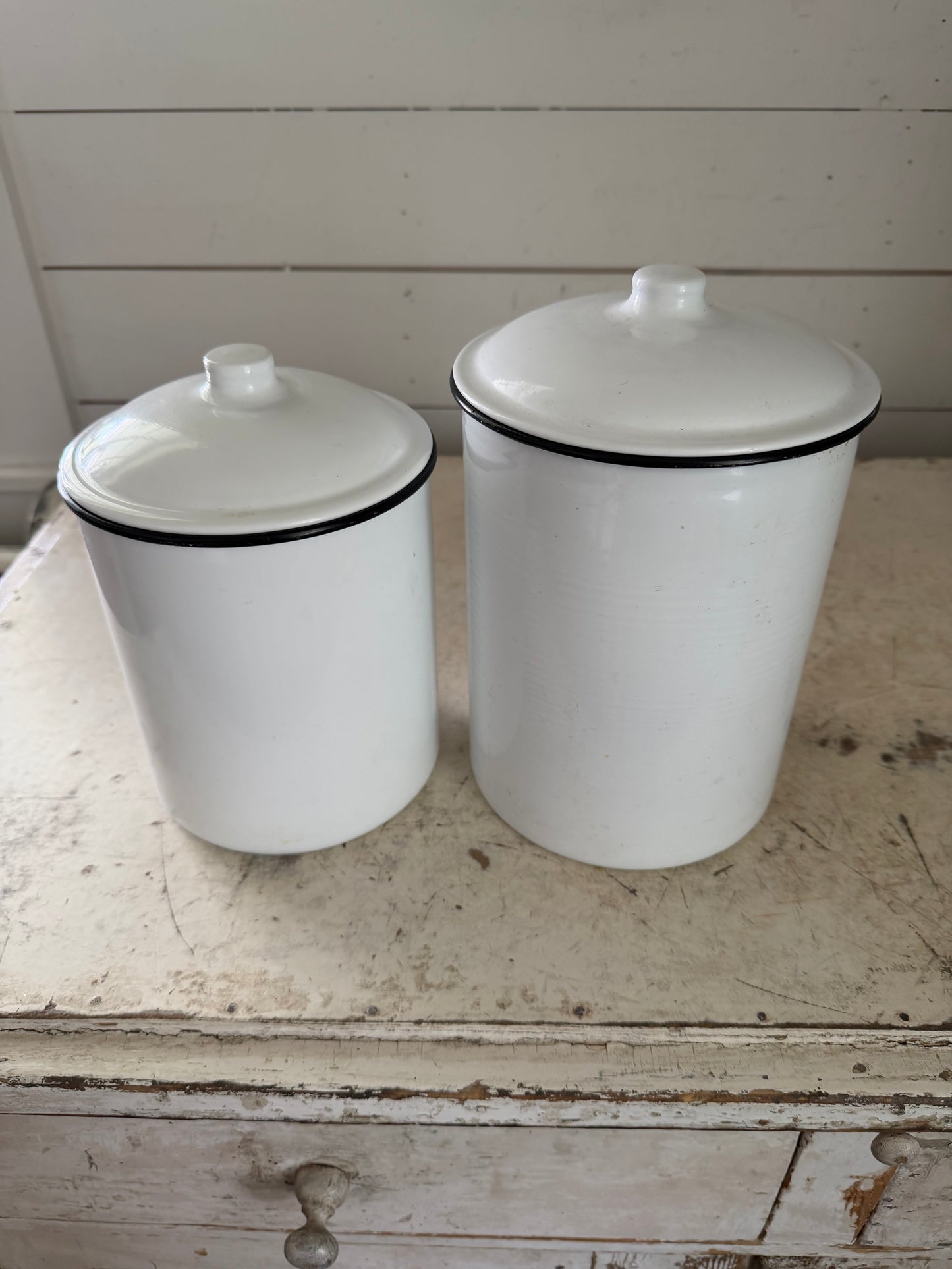 Enamel canisters will get makeover set of 2