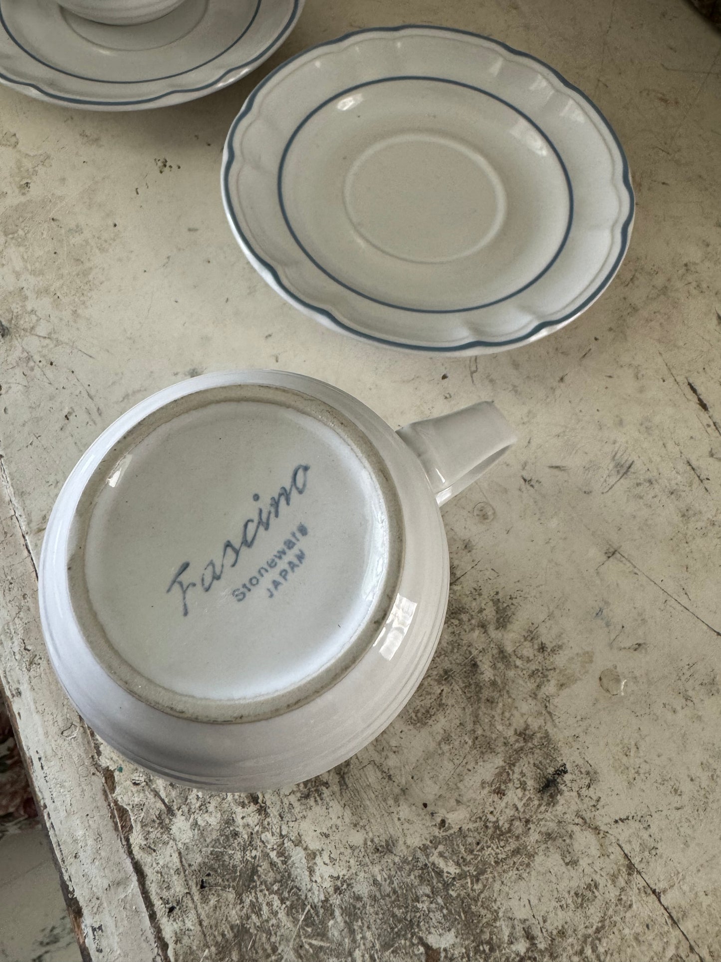 Fascino Stoneware Mug Set of Two Floral Ceramic Vintage Mugs with plates by Fascino Stoneware Japan