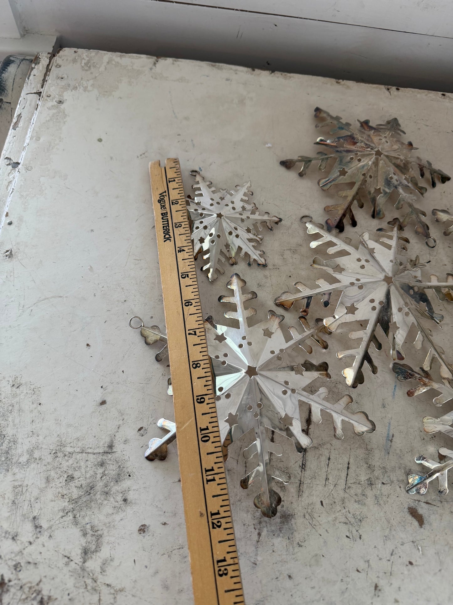 Set of metal snowflake Christmas tree ornaments