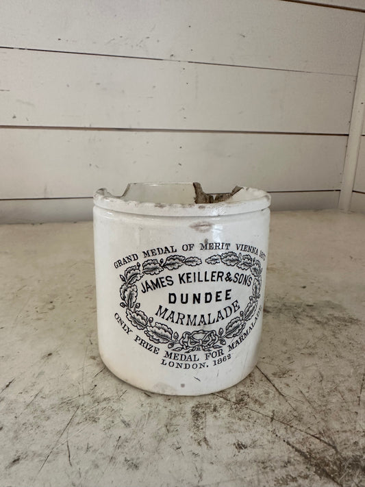 Dundee Marmalade Crock has cracks that have been glued