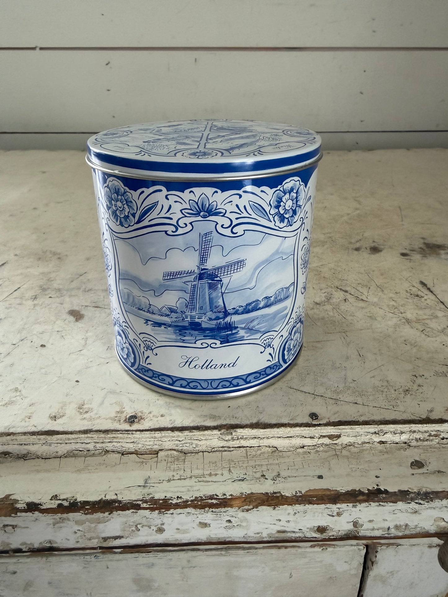 Holland Delft Blue Windmill Tin