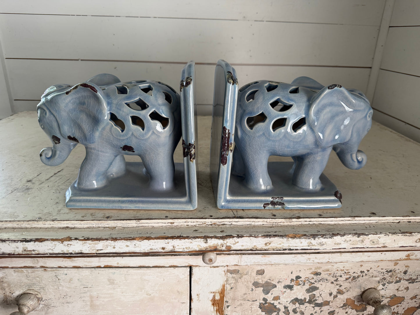 Elephant, ceramic book ends, light blue