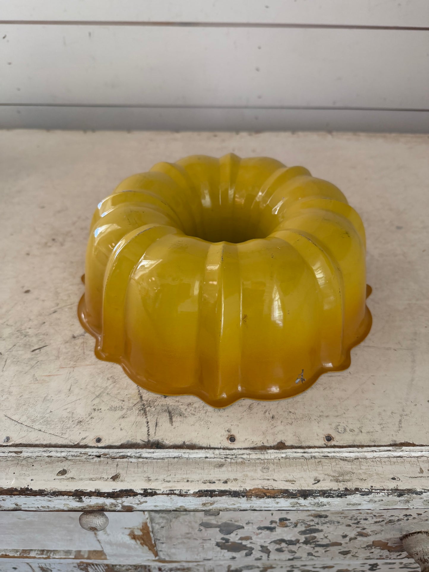 Yellow Ombré Bunt Pan