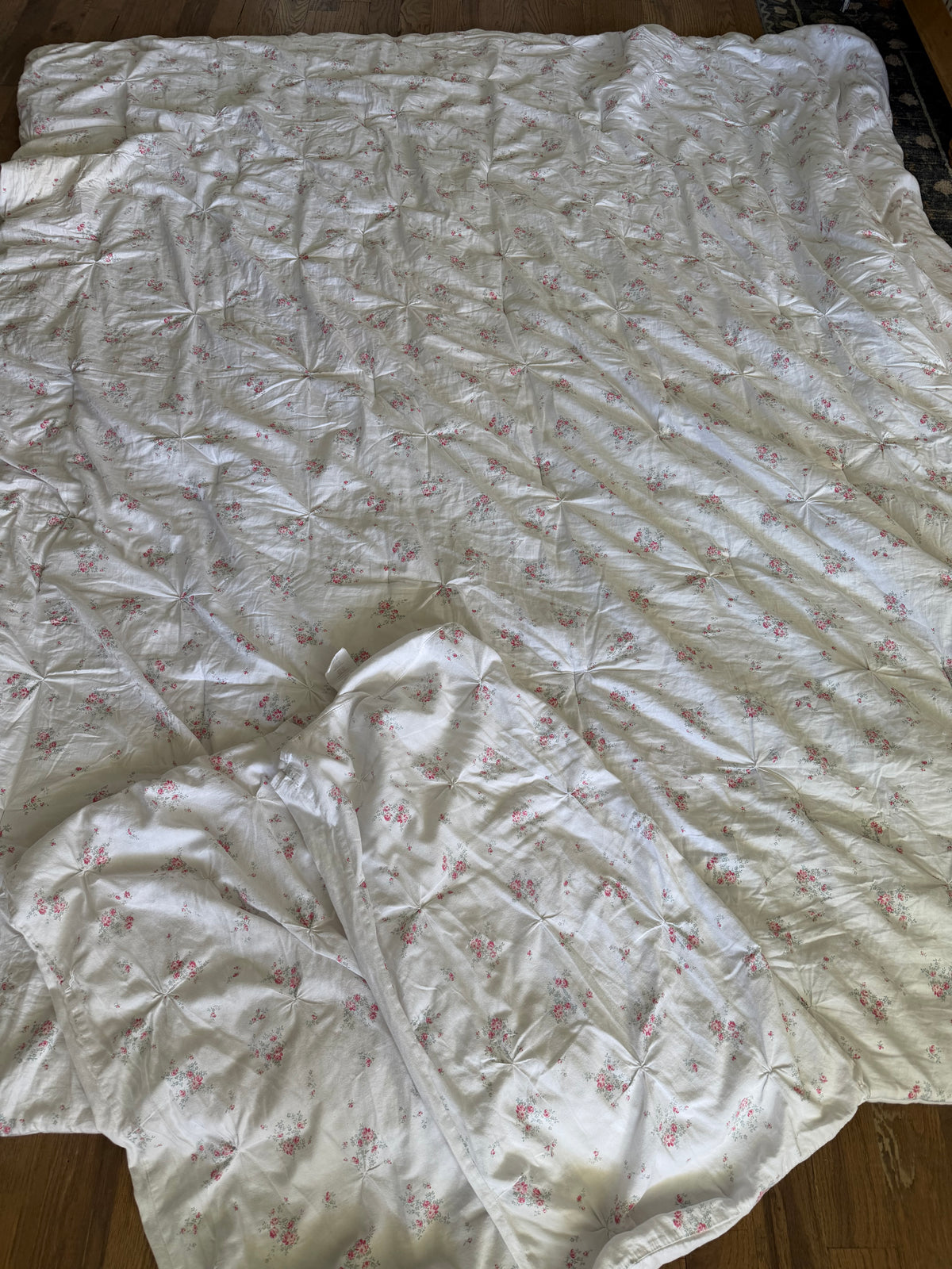 Pink Floral Farmhouse by Rachel Ashwell Comforter and shams king size