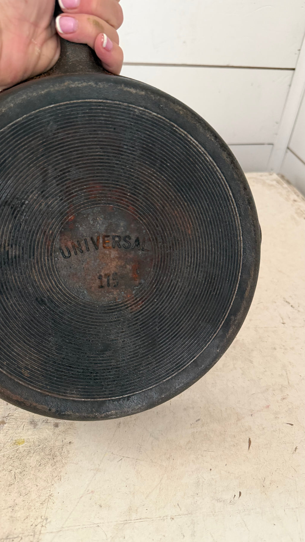 Universal cast-iron skillet set as is