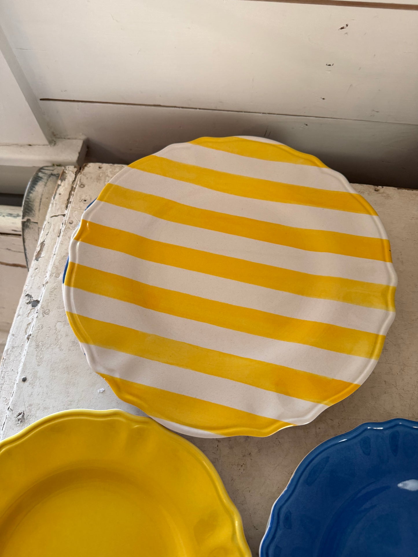 Set of 8 multi-color scalloped-edge melamine dinner & lunch plates Wei Lifestyle