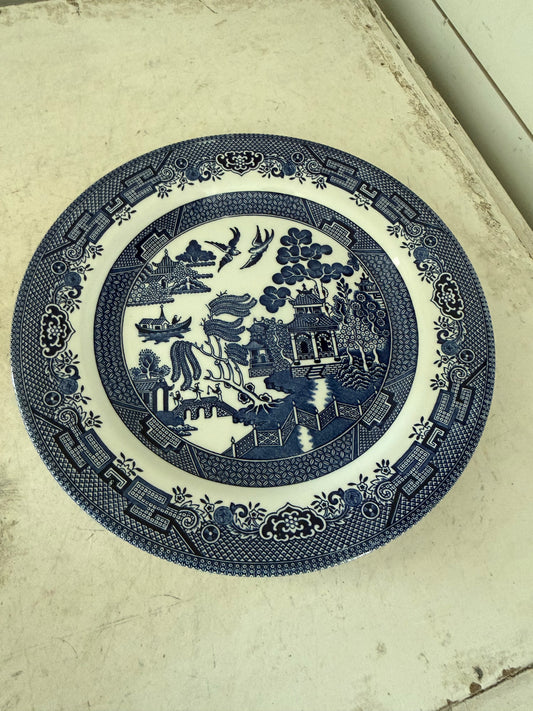 Blue Willow dinner plate