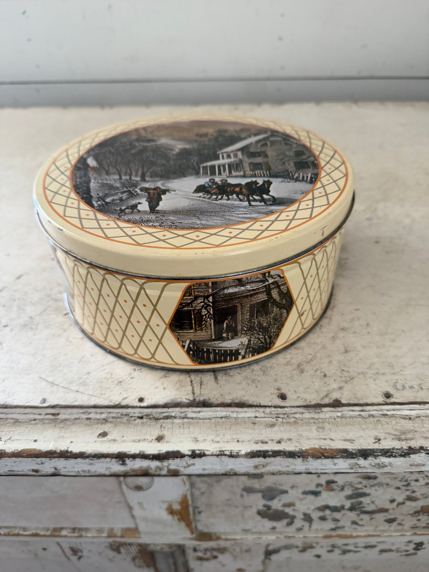 Courier and Ives butter mint decorative holiday tin