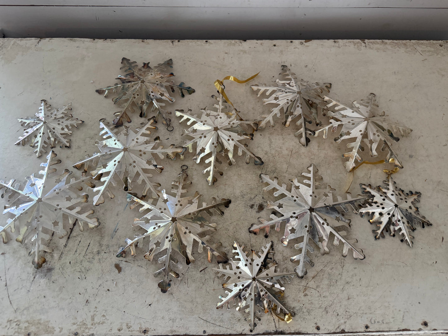 Set of metal snowflake Christmas tree ornaments