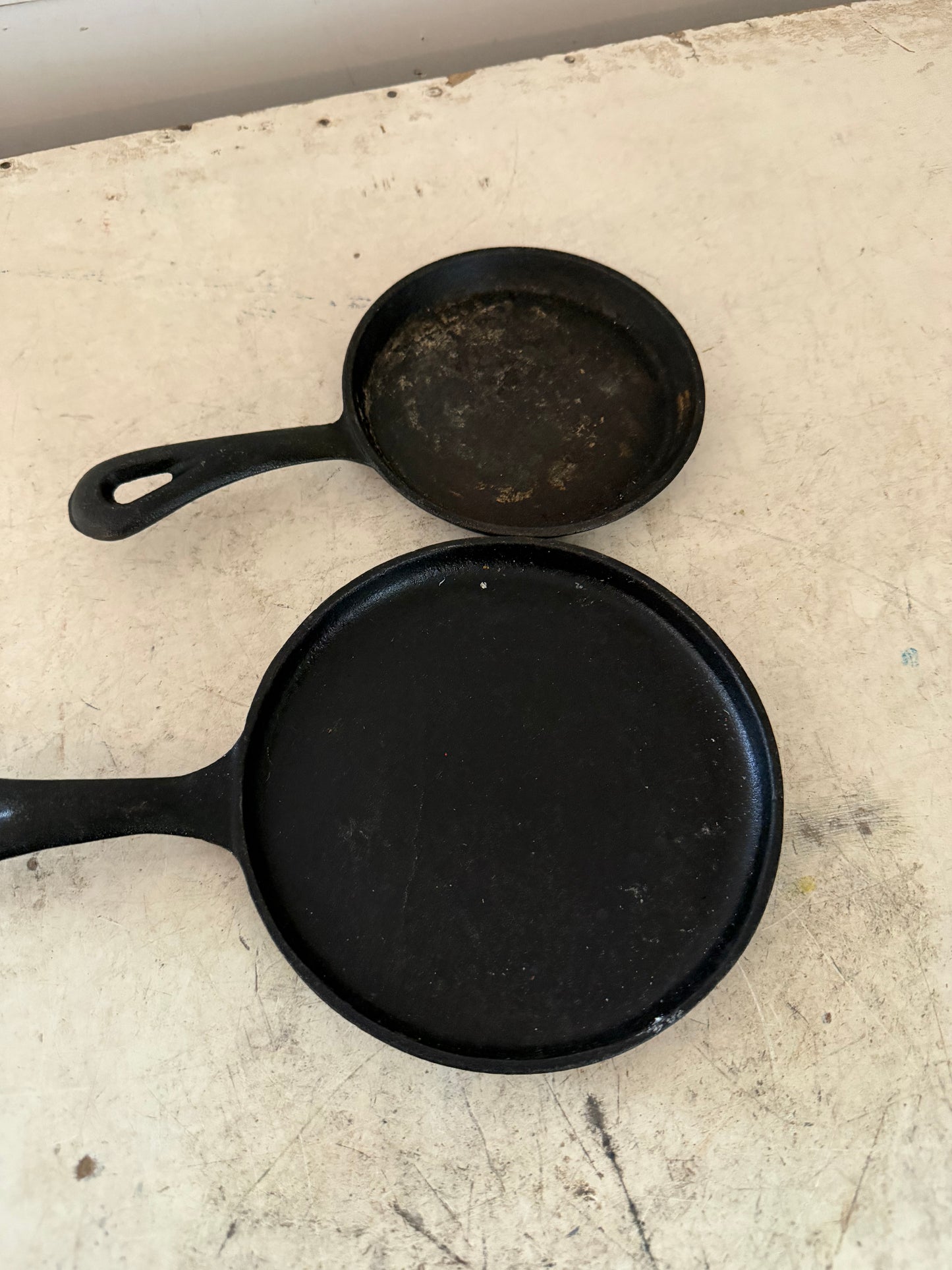 Set of cast-iron pans